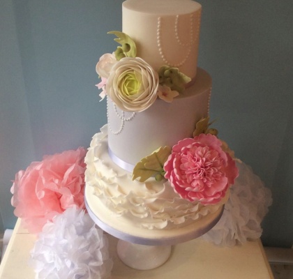 ruffle wedding cake.jpg